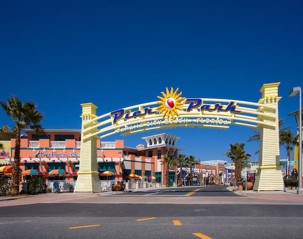 Nearby Pier Park - great restaurants, shops, movies, and entertainment!
