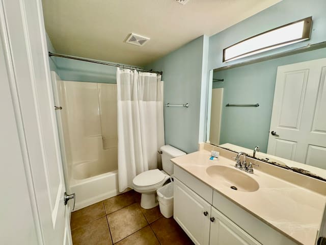 Rear king bedroom private full bath