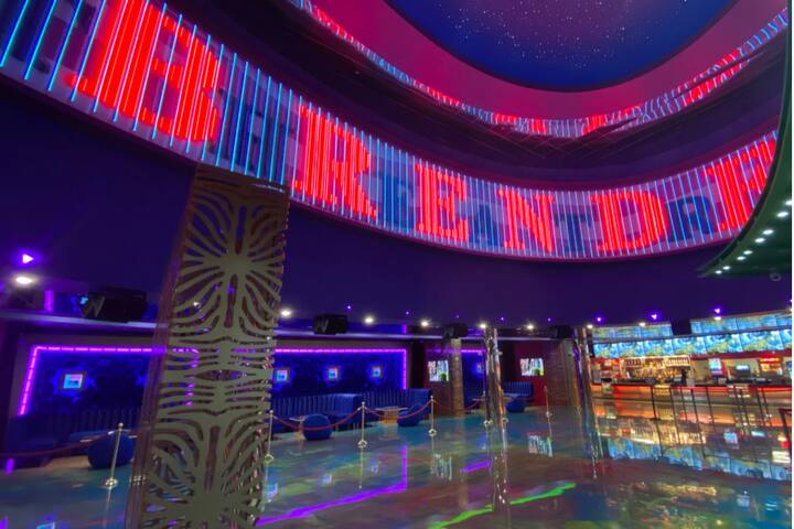Luxe Studio  | Balcony Strip View  | No Resort Fee