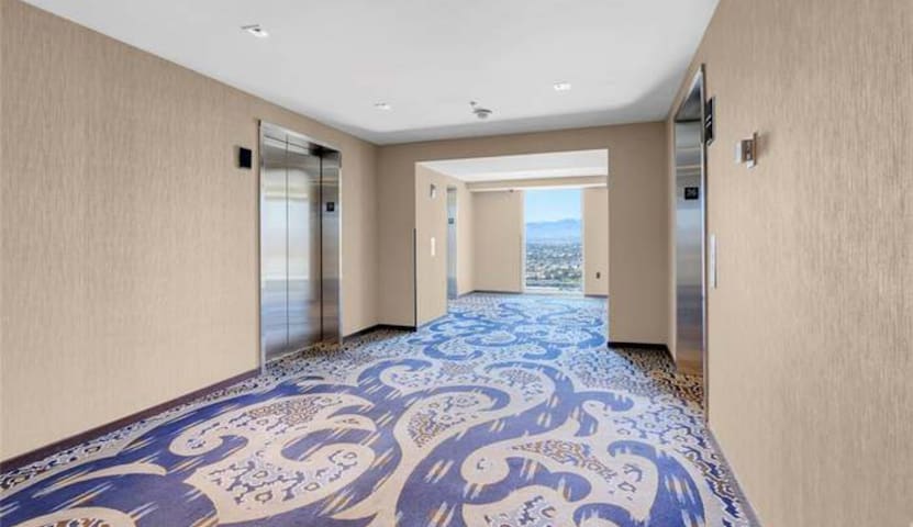 Luxe Studio  | Balcony Strip View  | No Resort Fee