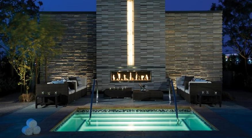 Luxe Studio  | Balcony Strip View  | No Resort Fee