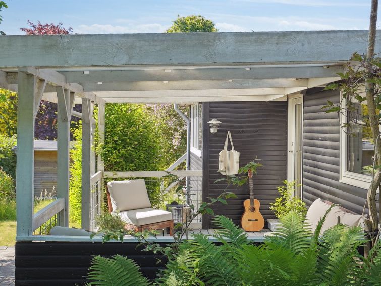 lelle-350m-from-the-sea/