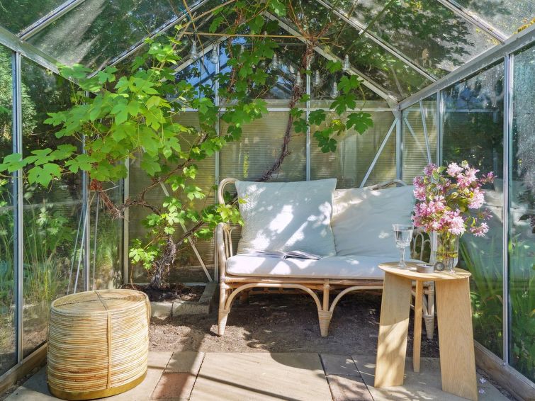 lelle-350m-from-the-sea/