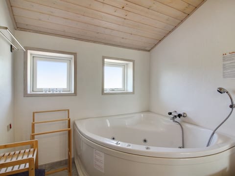 "Hampus" - 500m from the sea