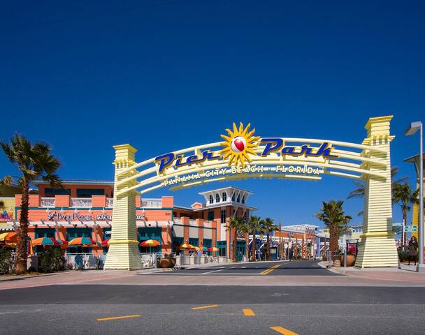 Nearby Pier Park - great restaurants, shops, movies, and entertainment!