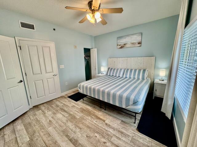 Get a good night of sleep on the comfortable king size mattress
