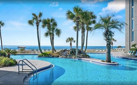 Beautiful view of ocean from the lagoon pool