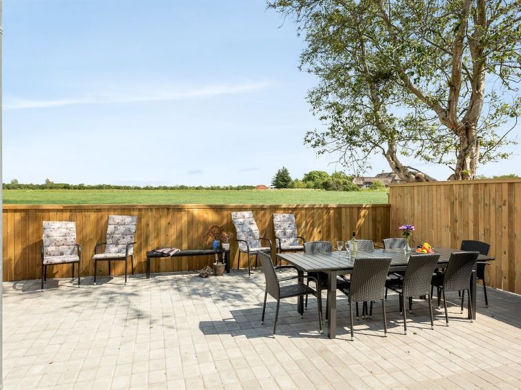 iina-13km-from-the-sea/