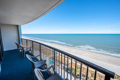 Large Private Balcony! Direct Oceanfront!