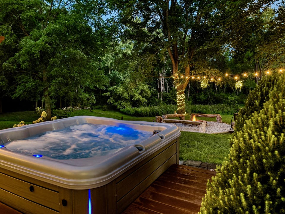 Relax in the hot tub while gazing at the woodlands (you may see deer, fox and eagles!)
