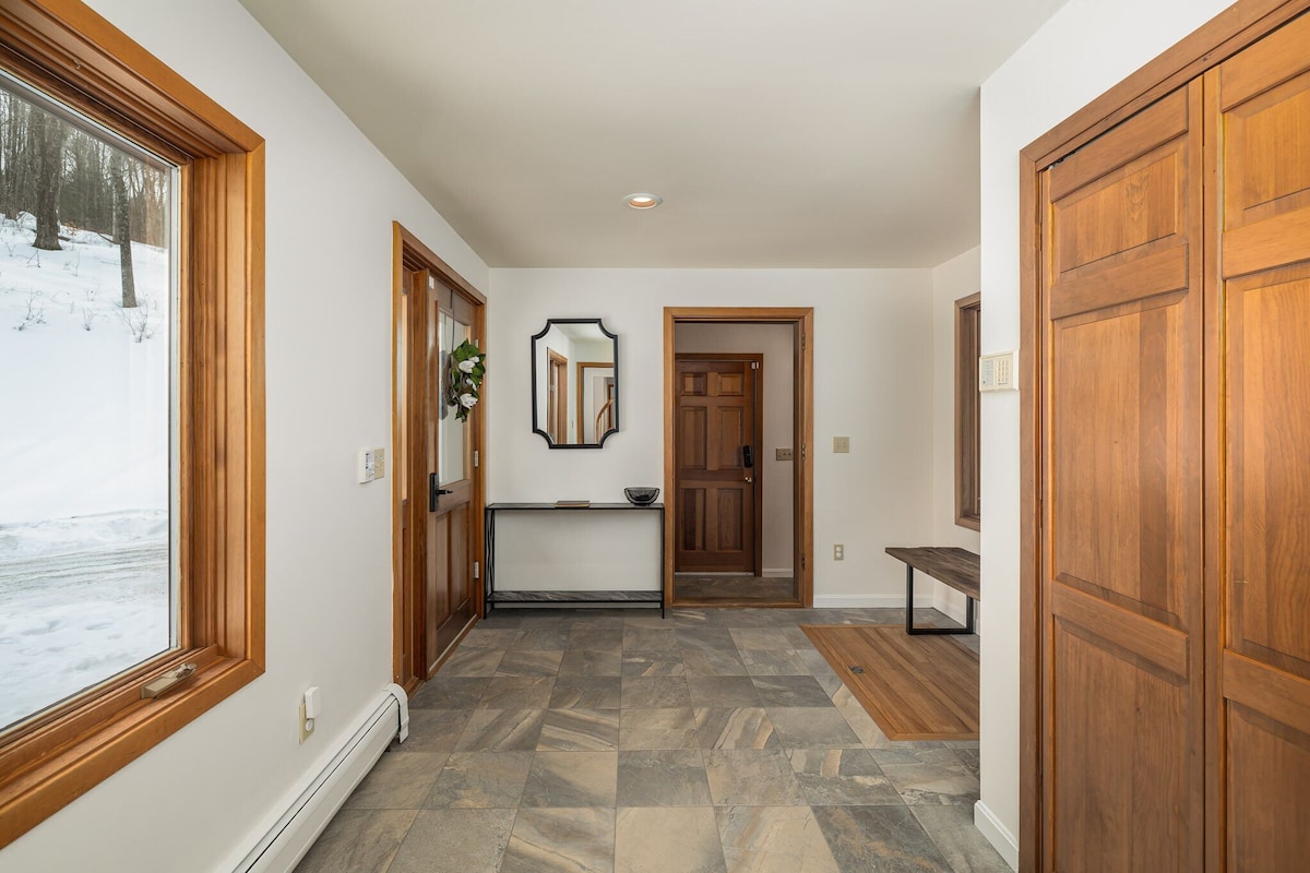 Leave your wet coats, soaked shoes, and worries in the mudroom. Leave your wet coats, soaked shoes, and worries in the mudroom. - Modern Retreat ~ Stunning Mountain View ~ Hot Tub! - Stowe
