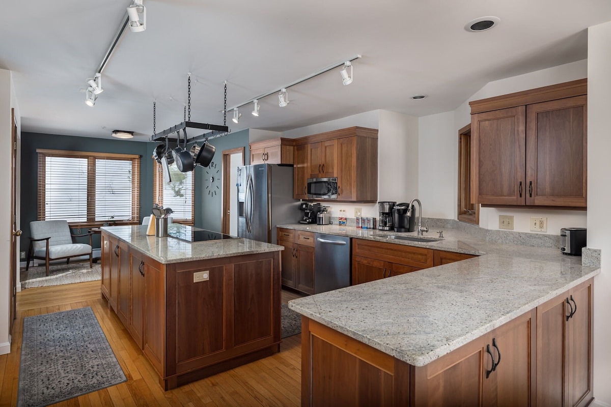 The kitchen is fully stocked. The kitchen is fully stocked. - Modern Retreat ~ Stunning Mountain View ~ Hot Tub! - Stowe
