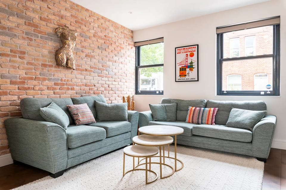 Dublin City Luxury Townhouse, Parking, Laundry. - Dublin
