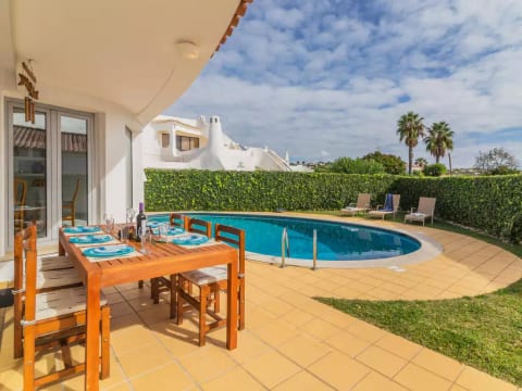 Arribas Villa
