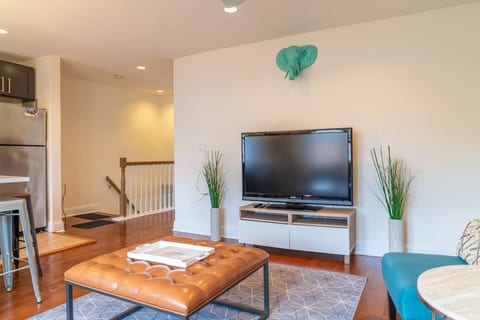 Family Friendly Near Subway Astoria-NYC Home Share