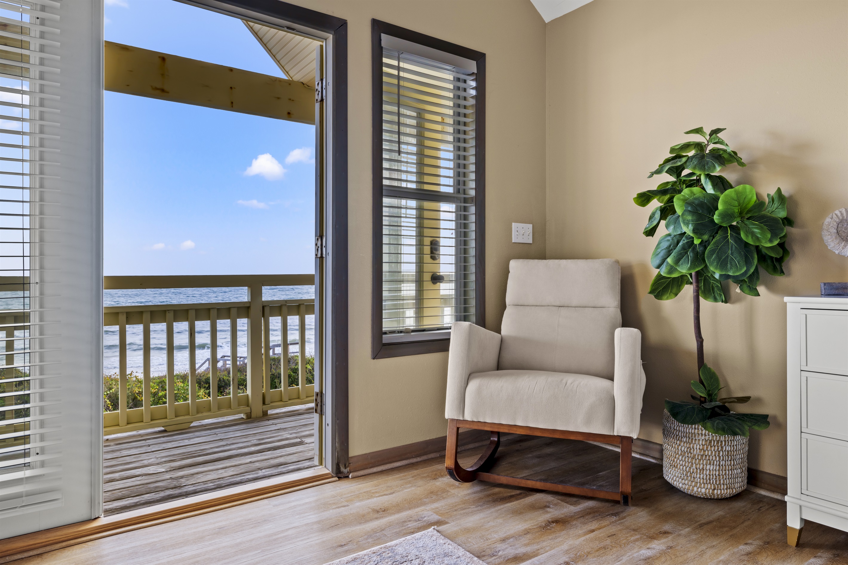 With soft, cotton sheets and a comfy mattress, you'll have the best night of sleep. With soft, cotton sheets and a comfy mattress, you'll have the best night of sleep. - Family Beachfront Oasis - Eastpoint