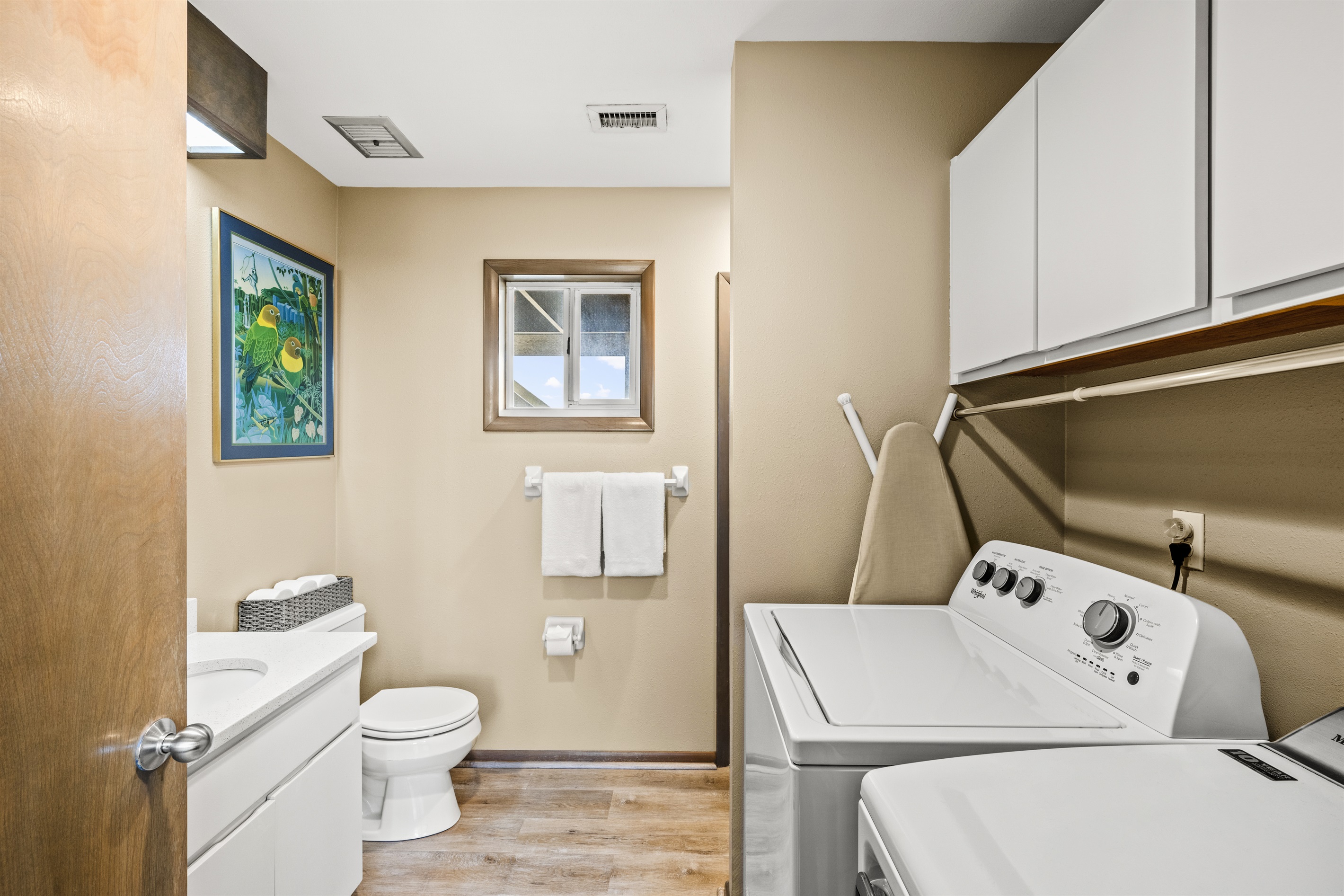 Modern and fully equipped laundry room. Modern and fully equipped laundry room. - Family Beachfront Oasis - Eastpoint