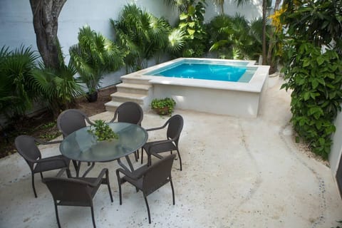 Casa Centro de Cancún, alberca y entrada privadas.
