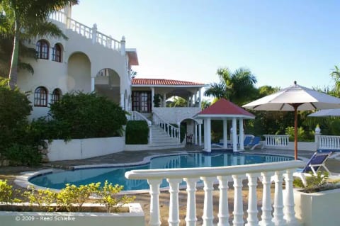 Villa in Paradise