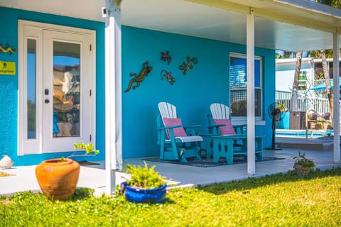 Crane Creek Inn Mangrove Suite: Waterfront Pool!