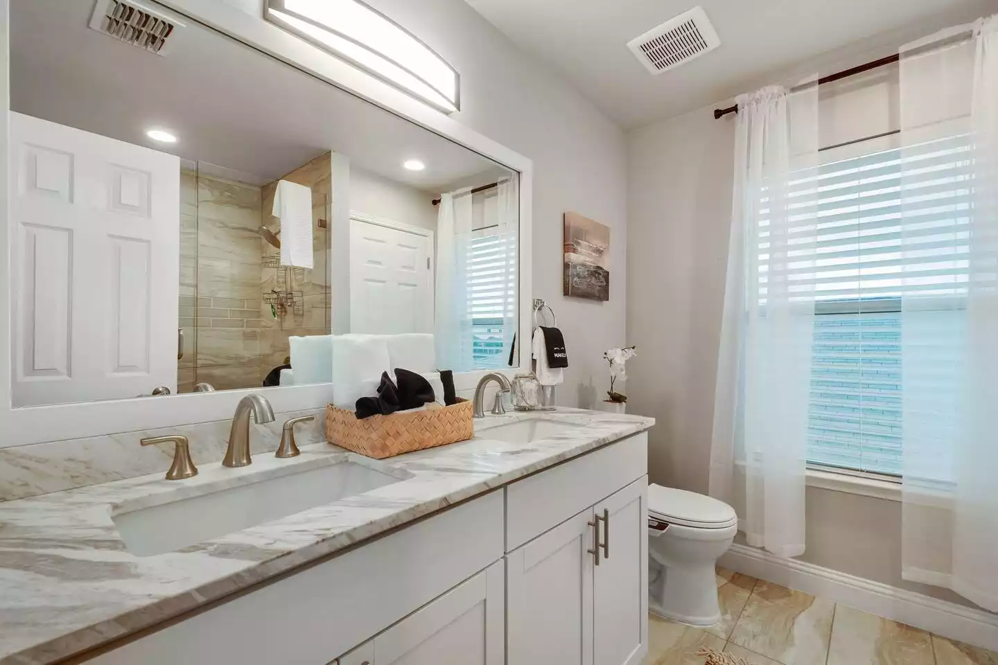 Fresh linens and towels are provided! Fresh linens and towels are provided! - The Coastal Breeze - Keller