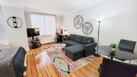 Chic Urban Oasis in the Heart of Midtown Manhattan
