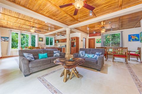 Casa Bamboo