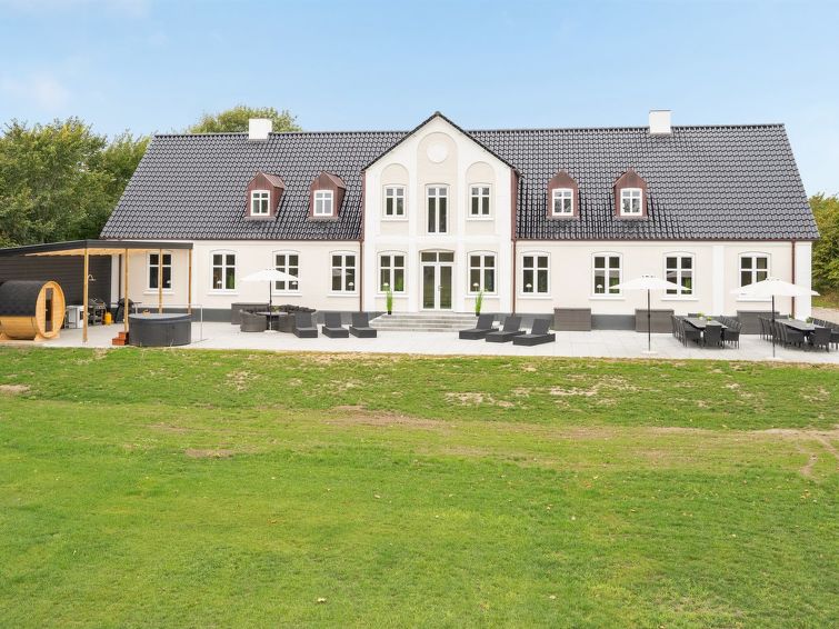 niki-15km-from-the-sea/