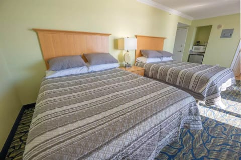 2 Queen Beds