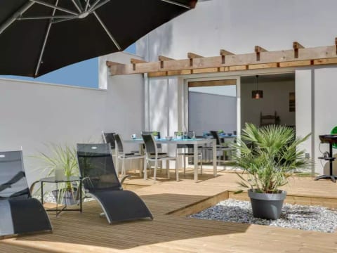 Les Patios de Flore