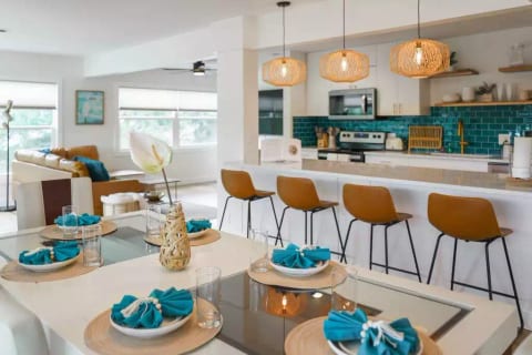 Lakeside Retreat-4plex Sleeps 20