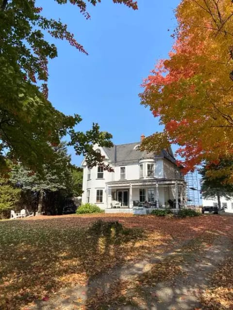Sunset Farm: Historic Victorian Home on 300 acres