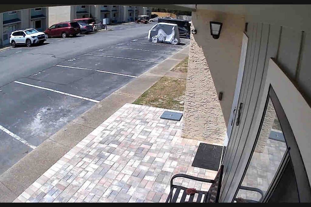 Camera view in the front of the house 