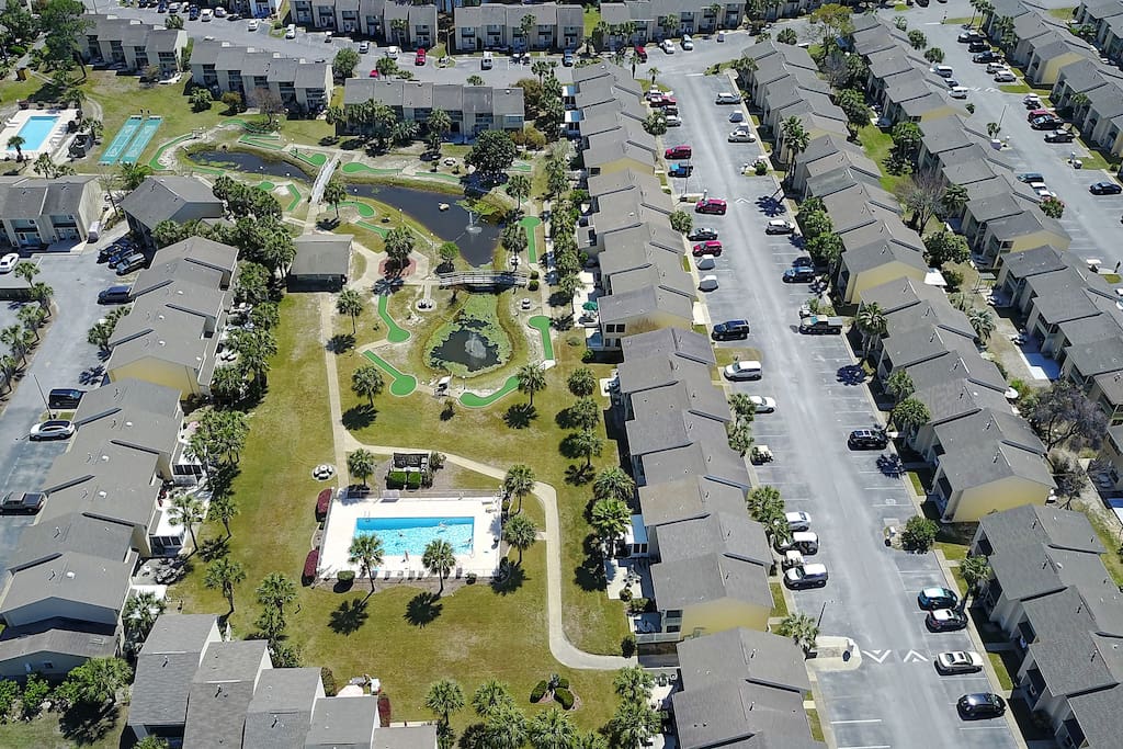 Pool in the back of the house 
