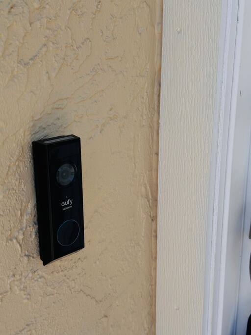 Video recoding door bell 