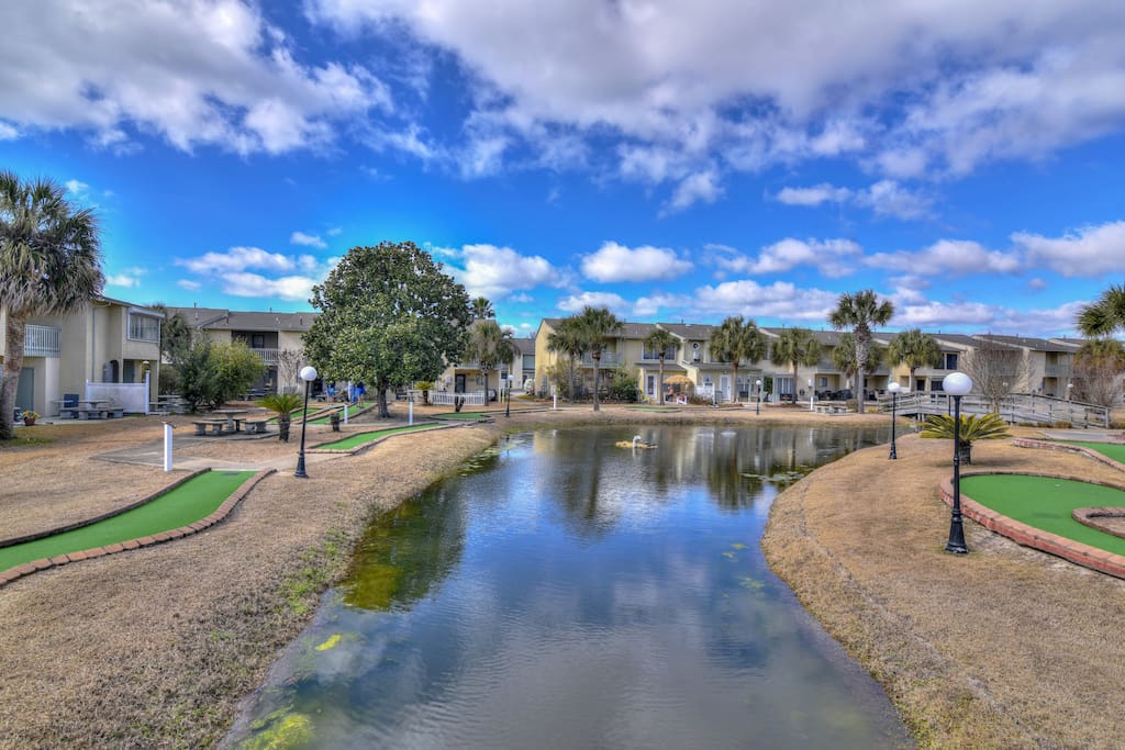 House overlooking the canal and mini golf 