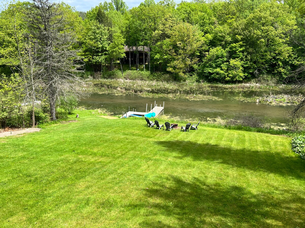 Serene Port Bay Cottage - Wolcott