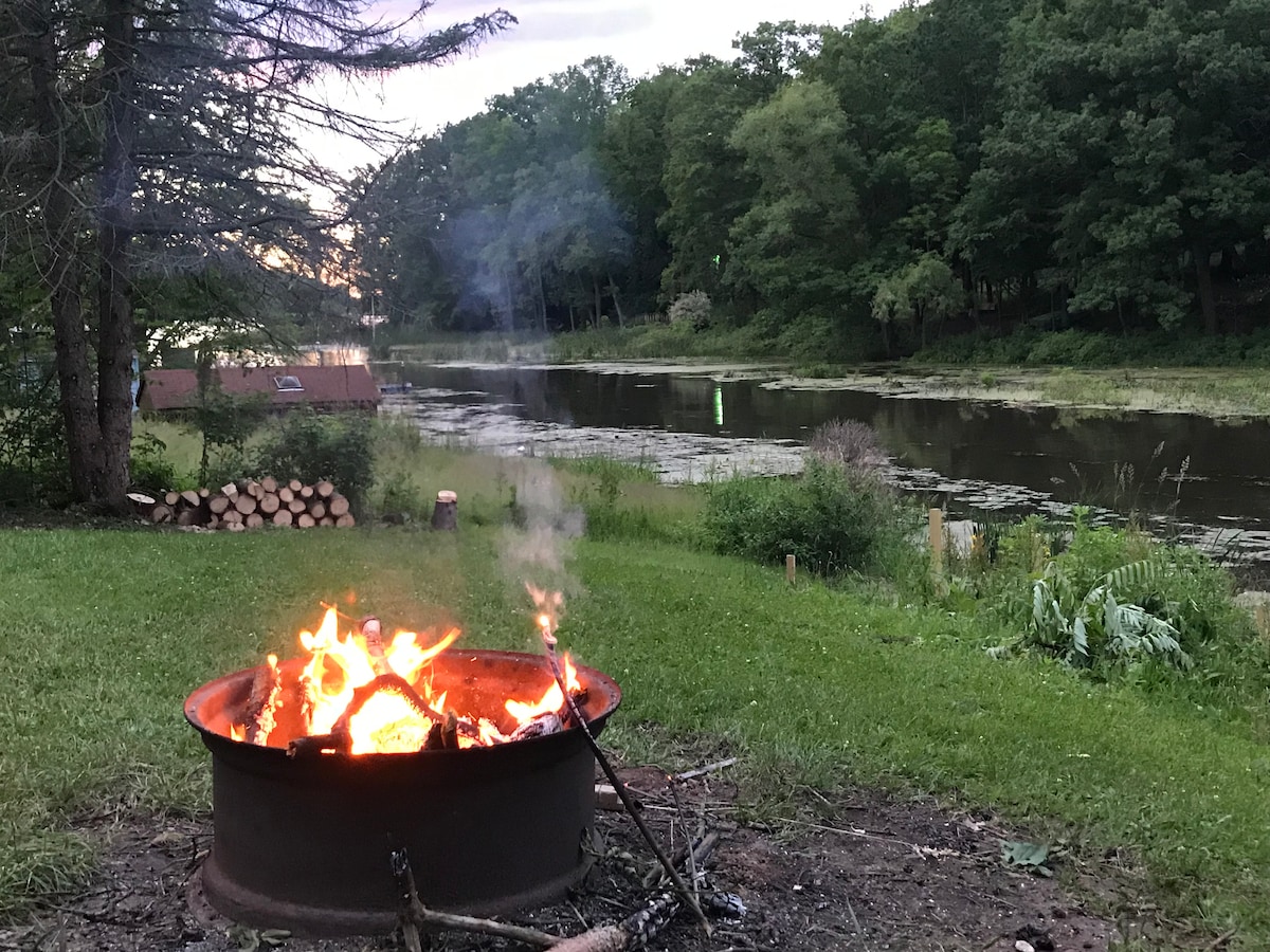 Serene Port Bay Cottage - Wolcott