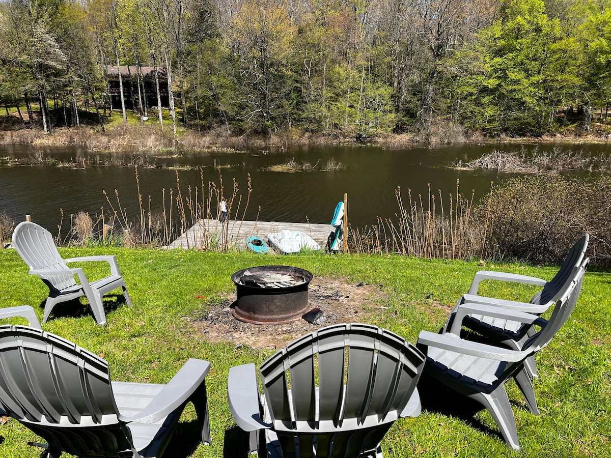 Serene Port Bay Cottage - Wolcott