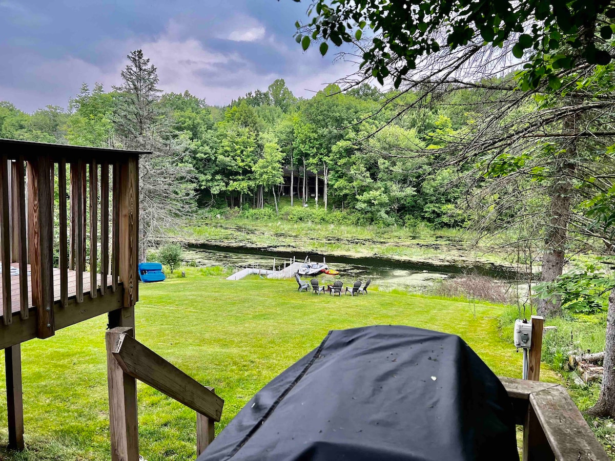 Serene Port Bay Cottage - Wolcott