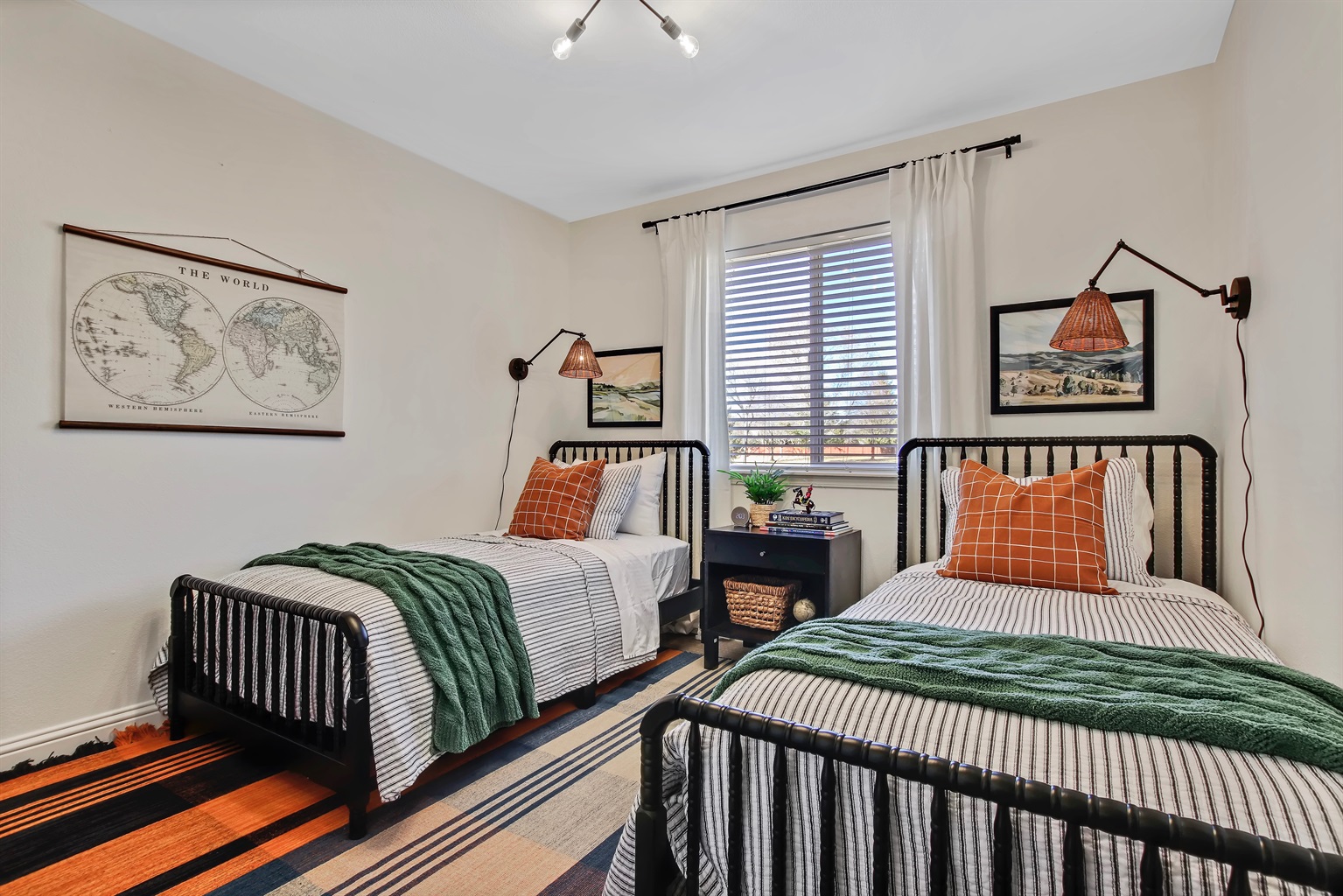 stylish-3br2ba-home-near-park-perfect-for-families-and-friends/