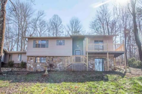 2 Spacious Homes (6BR/5BA) near Knoxville Airport