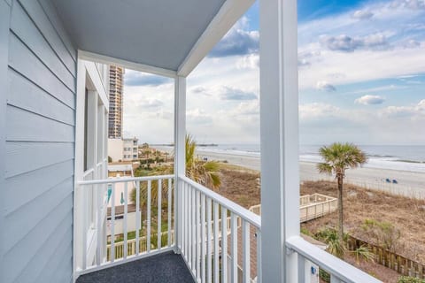 Super Views! Direct Oceanfront Condo!