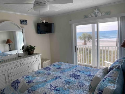 Super Views! Direct Oceanfront Condo!