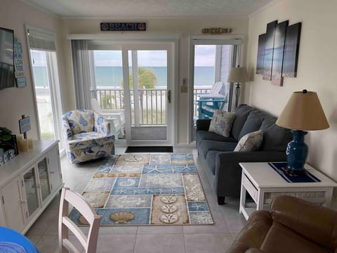 Super Views! Direct Oceanfront Condo!