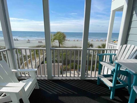 Super Views! Direct Oceanfront Condo!