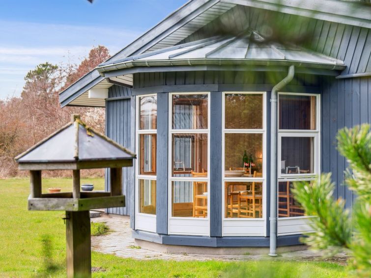 linda-600m-from-the-sea/