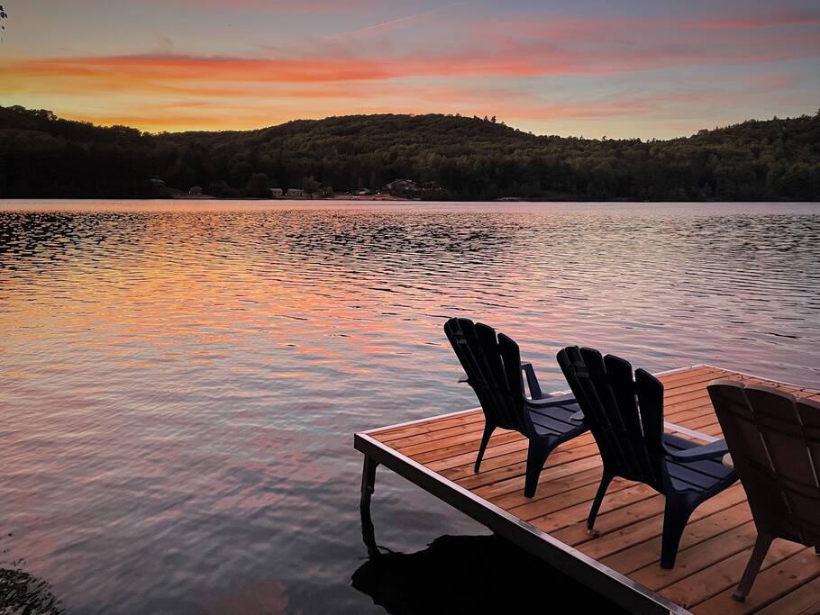 Family lake Retreat w/ hot tub, game room