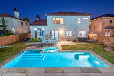 RESORT*Pool*Hot Tub*PingPong*ARCADE/DesertHeath