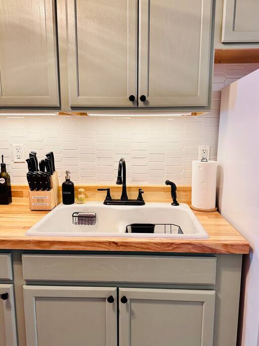 Cozy Woodland A-Frame Cabin — Sleeps 6 Guests